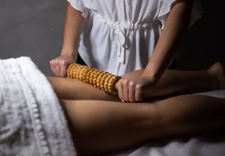 Jakie zabiegi na cellulit przy żylakach są bezpieczne i skuteczne?